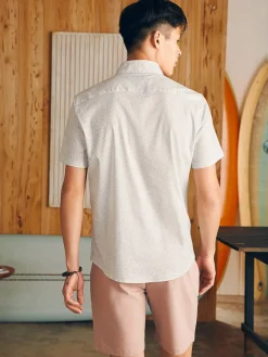 Faherty Brand Movement Short-Sleeve Shirt in Ivory Cliff Floral