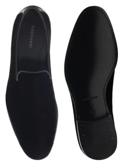 Magnanni Jareth in Black Velvet