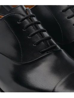 Magnanni Segovia in Black